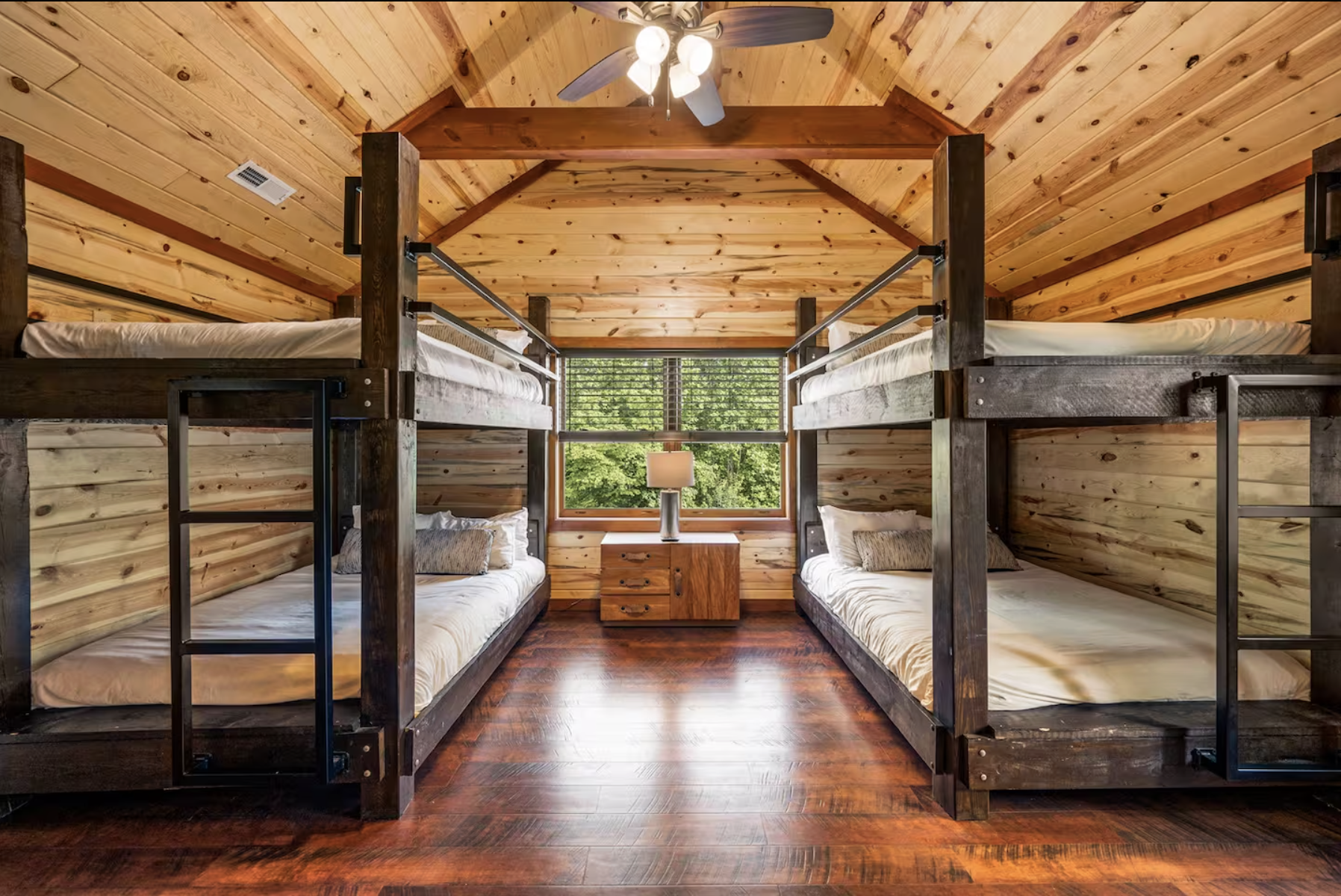 Bunk Room Upper Queen Bunk